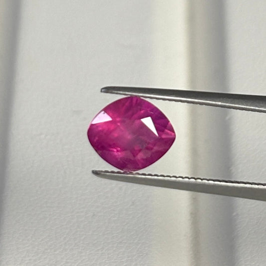 A RARE PINK SAPPHIRE GRS 2.11 CARATS