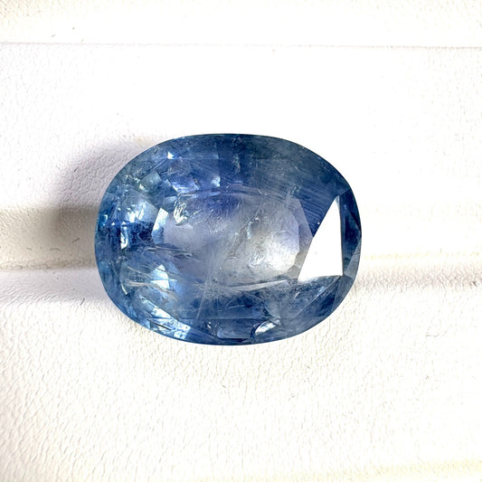 A RARE SIZE SAPPHIRE 28.49 Carats BURMESE ORIGIN