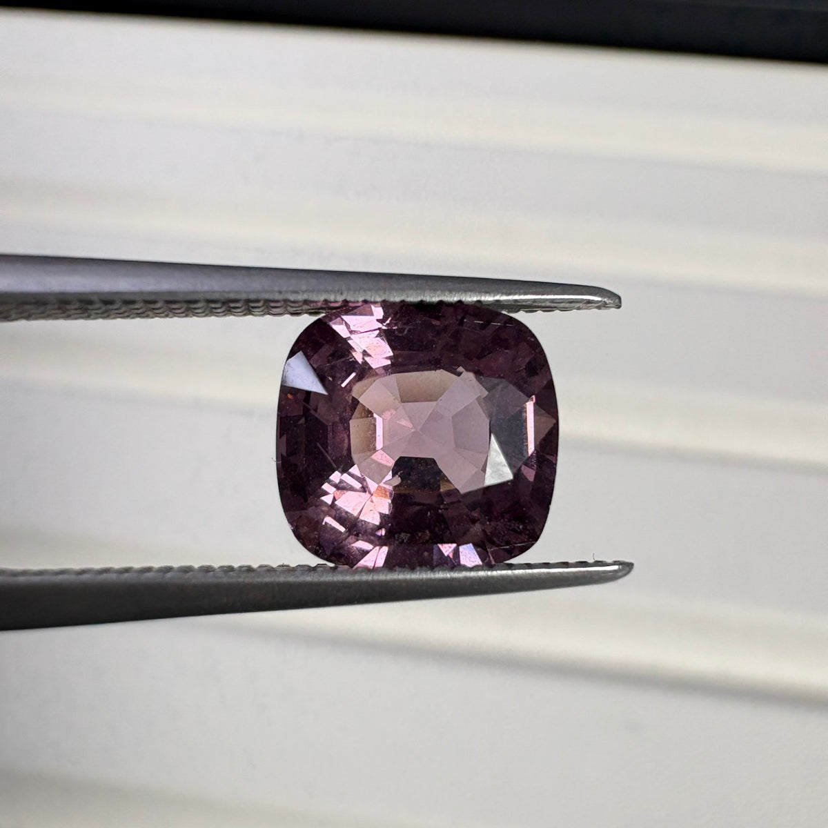 A SPINEL 3.10 CARATS BURMA