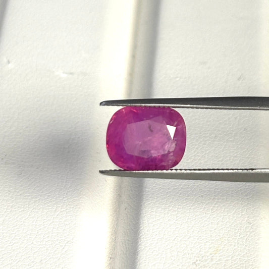 A PINK SAPPHIRE 3.41 CARATS(GRS)