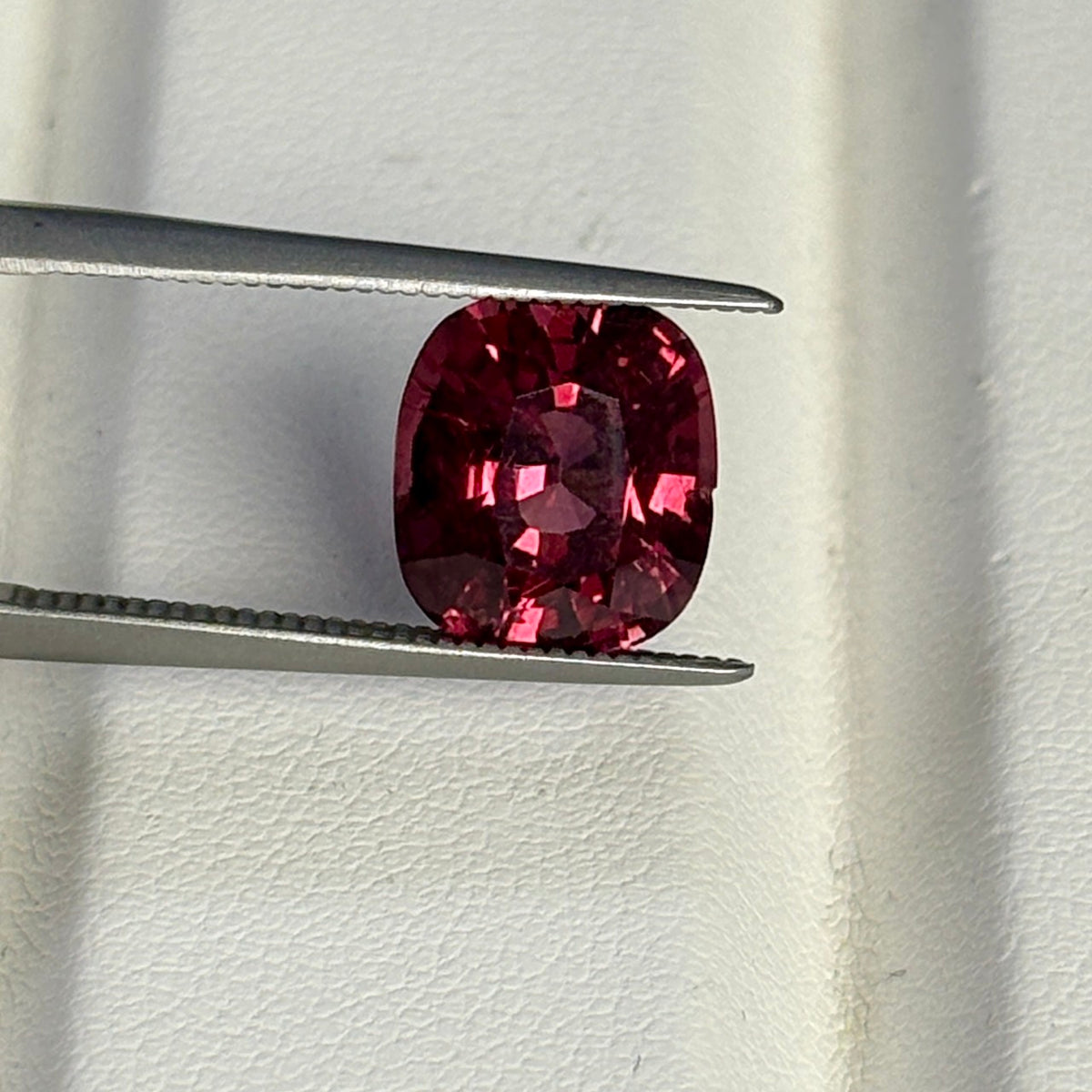 A VIBRANT ORANGE PINK SPINEL GRS 3.94 CTS