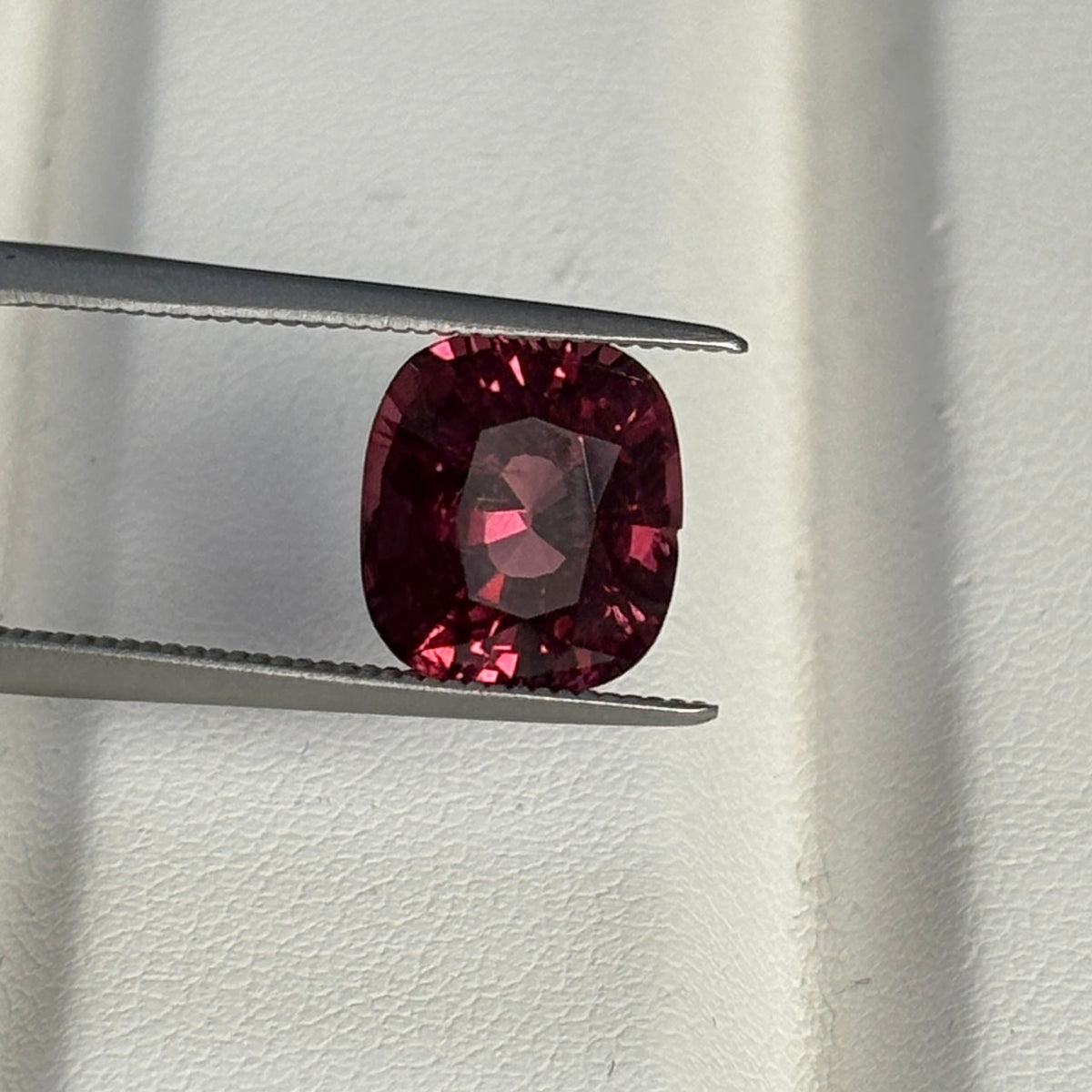 A VIBRANT ORANGE PINK SPINEL GRS 3.94 CTS