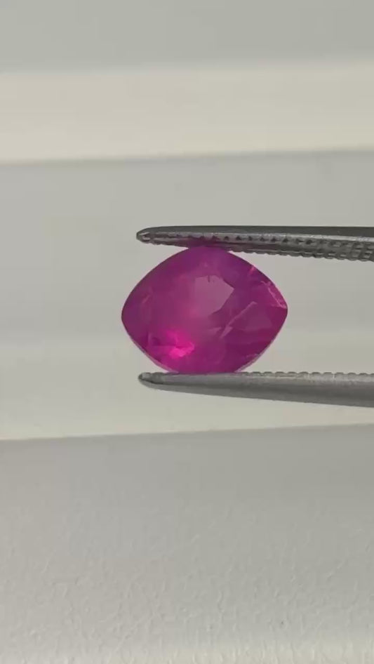 A RARE PINK SAPPHIRE GRS 2.11 CARATS